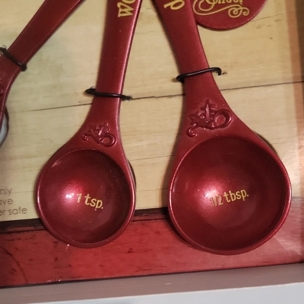 Beautiful Red Metal Measuring Spoon Set. Perfect Early Christmas In July Gift